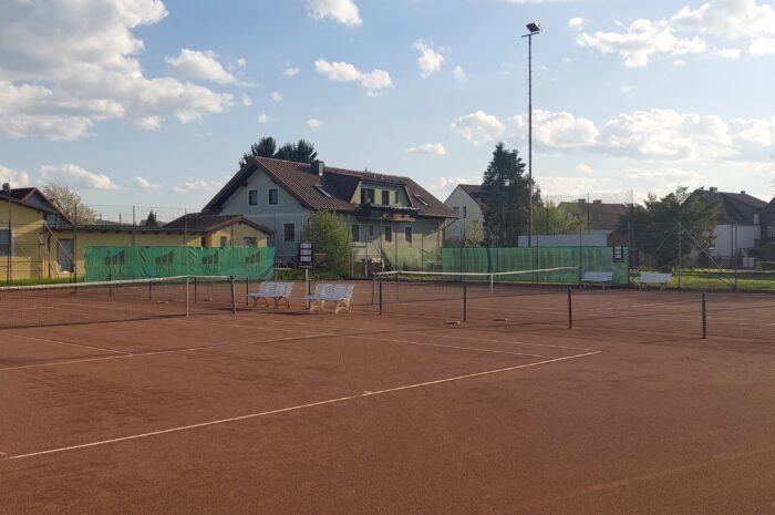 Saisoneröffnung Tennisplatz